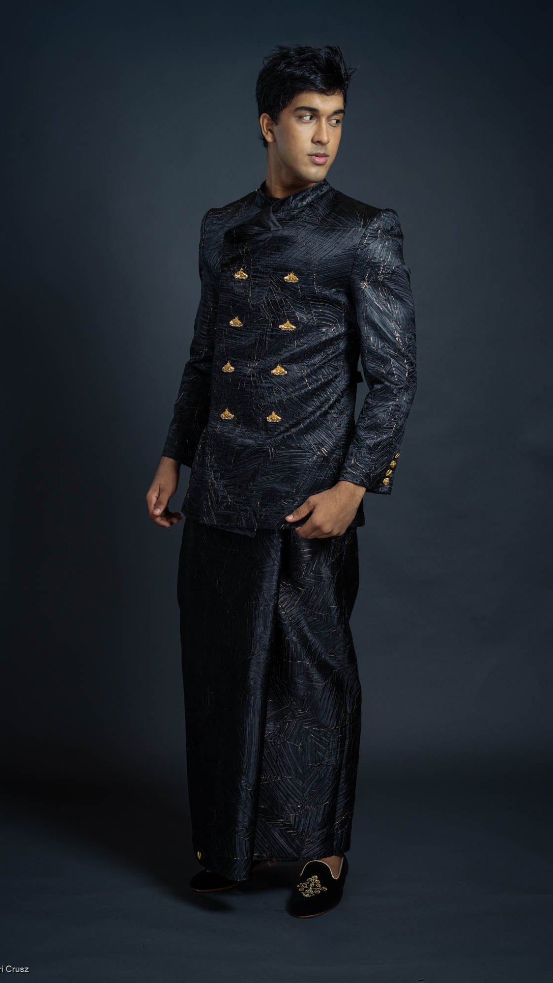 LOVI Crown National Suit