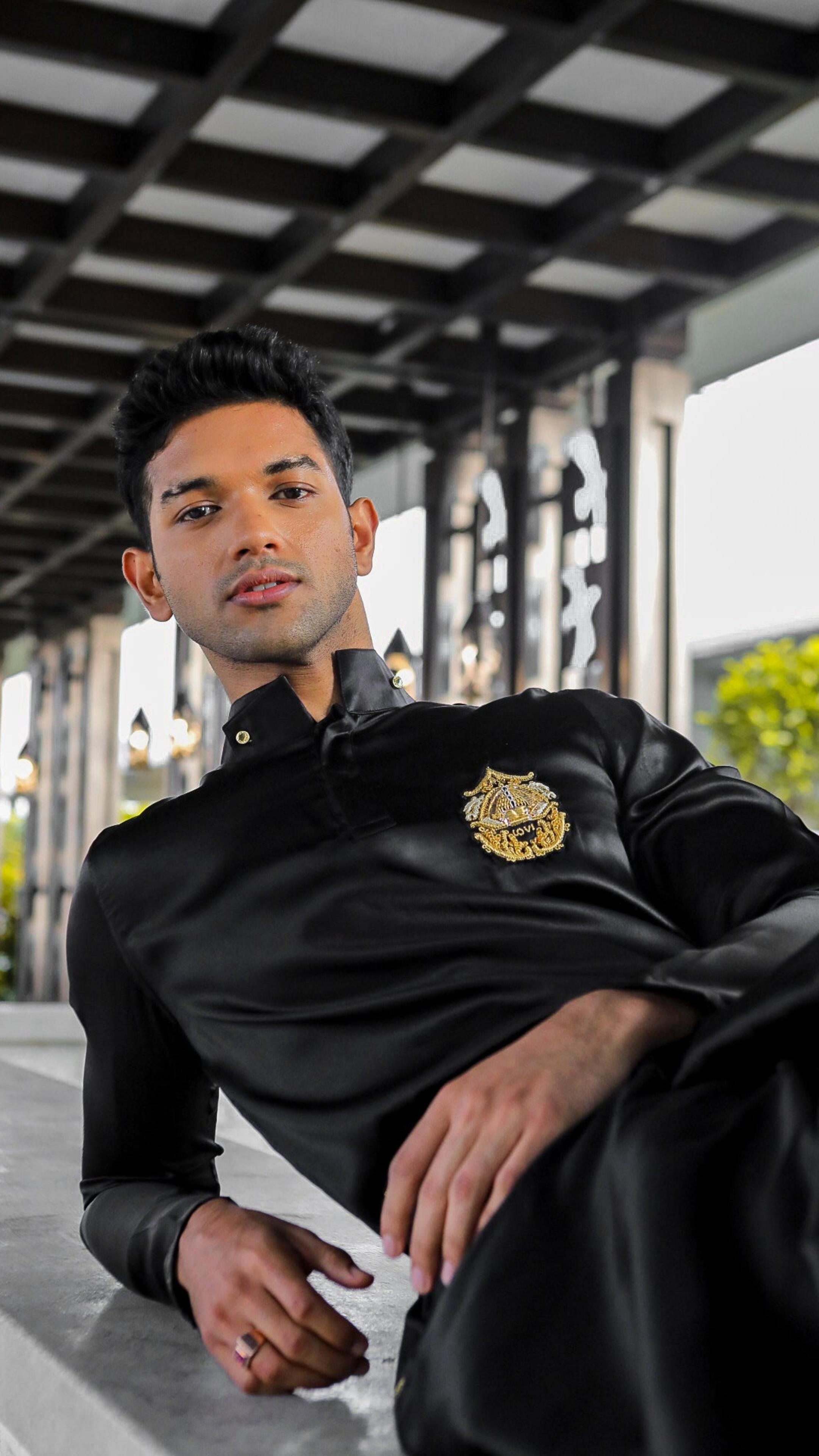 Crest Silk Shirt and Sarong in Black