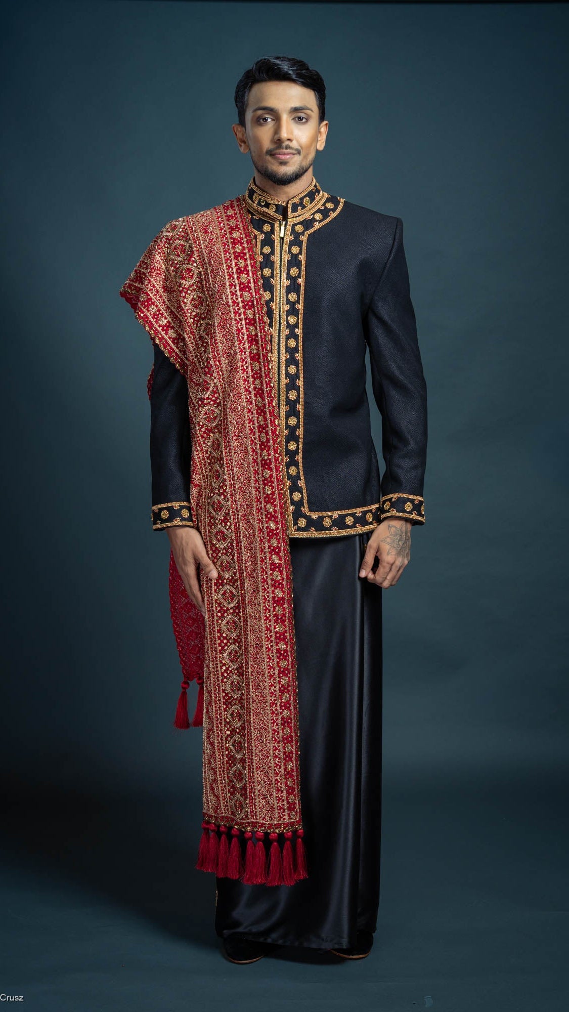 LOVI Aari Worked Nilame Set