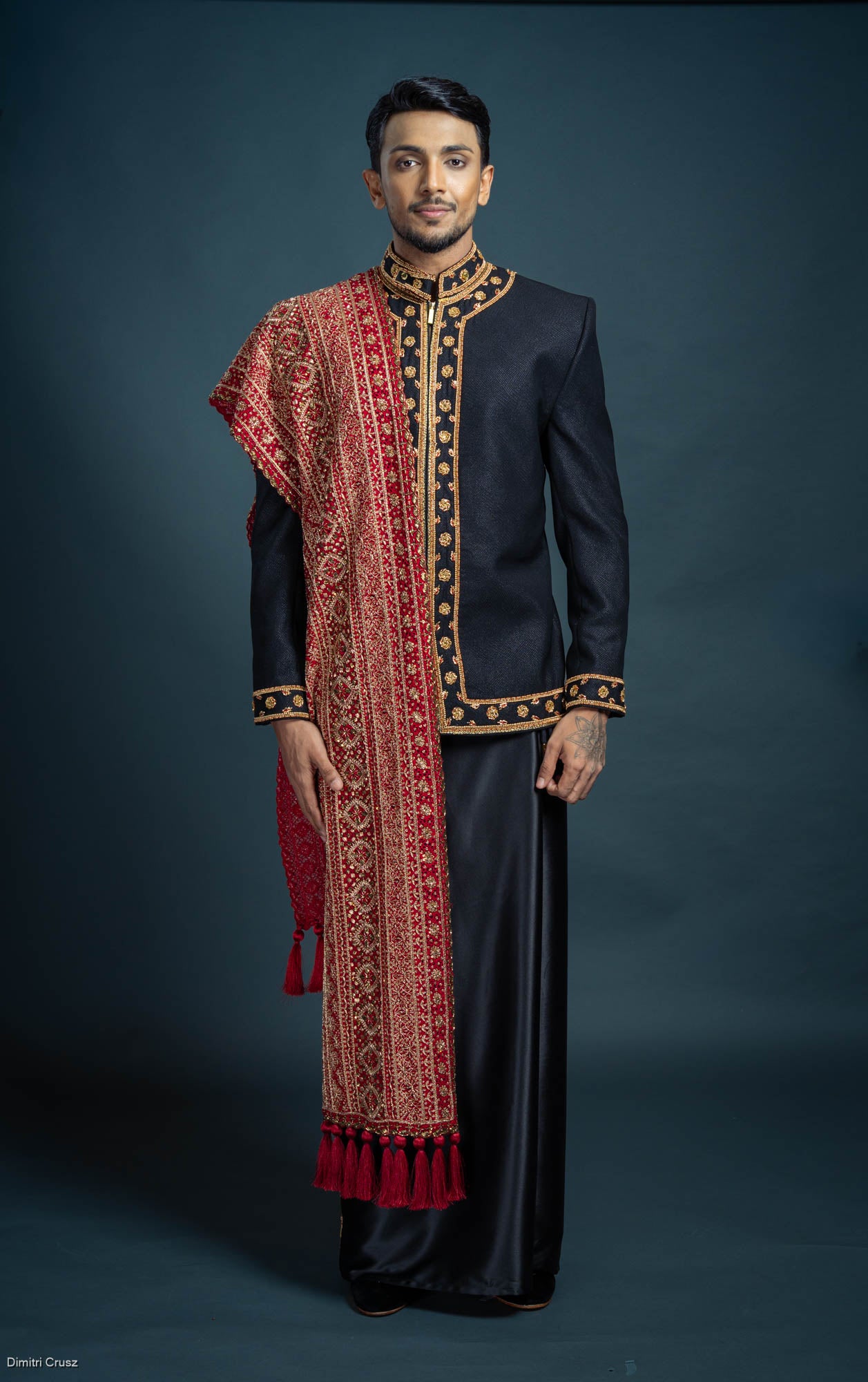 LOVI Aari Worked Nilame Set