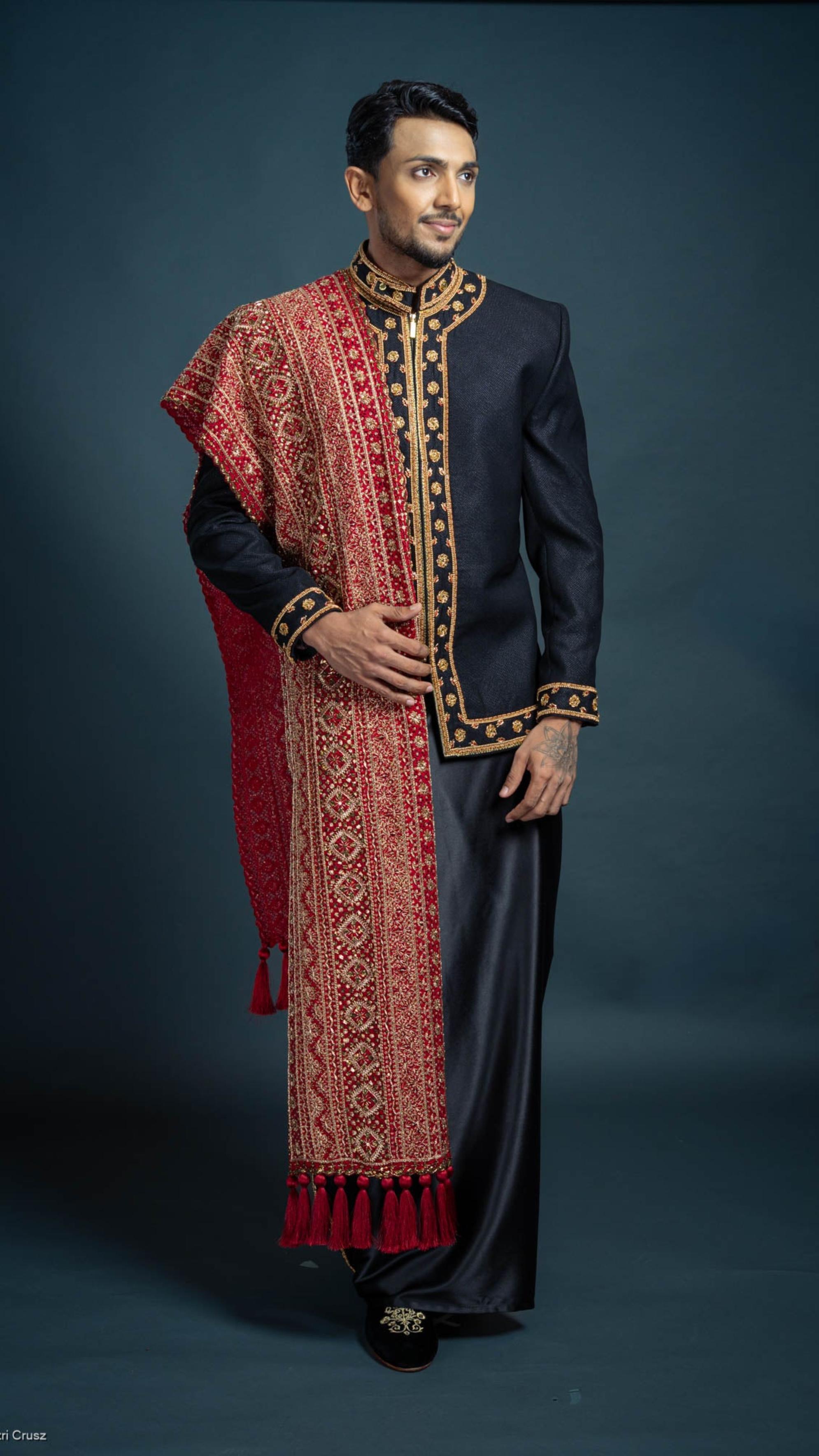 LOVI Aari Worked Nilame Set