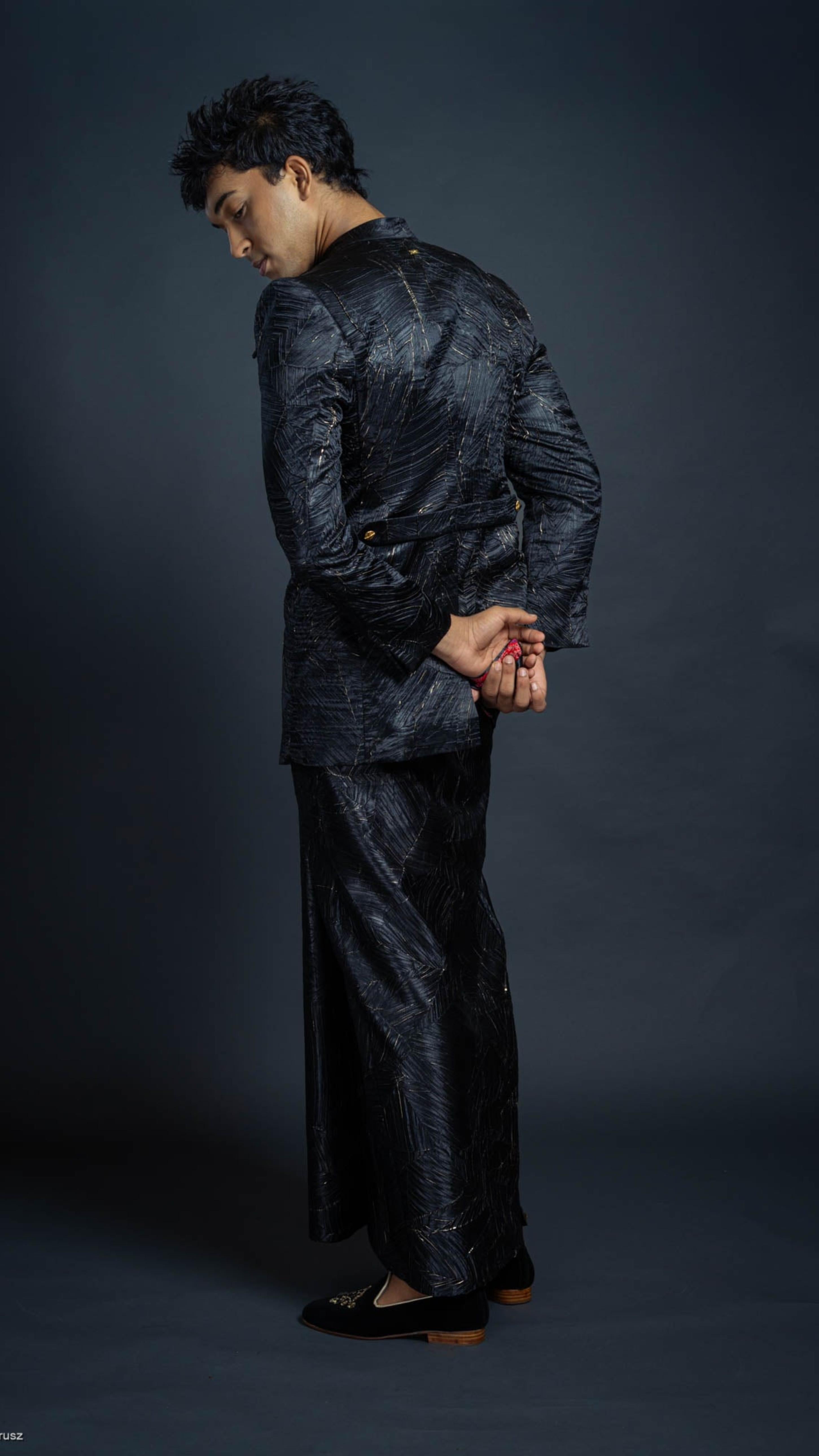 LOVI Crown National Suit