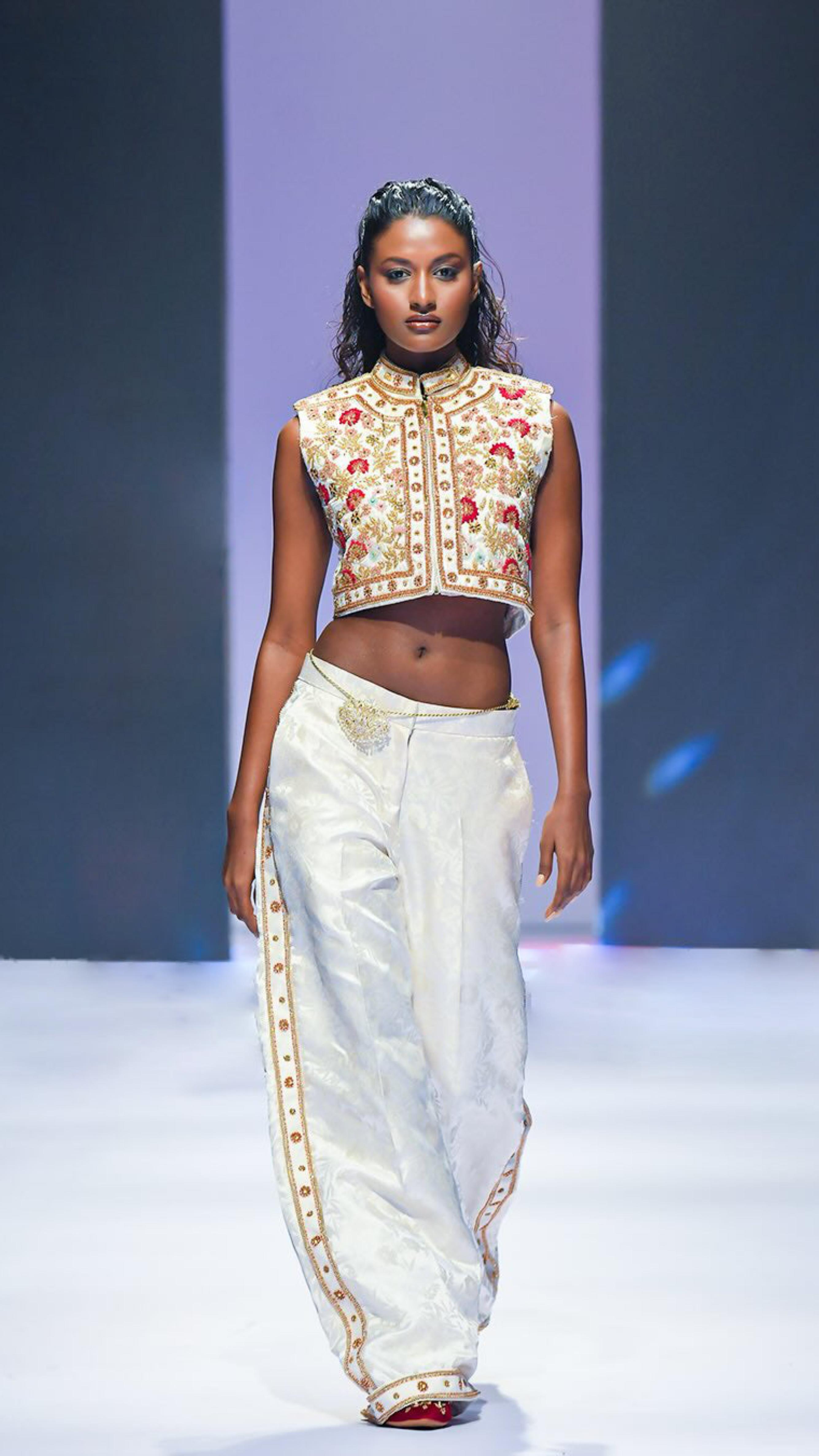 LOVI Sleeveless White Manike Jacket & Tuxedo Pant