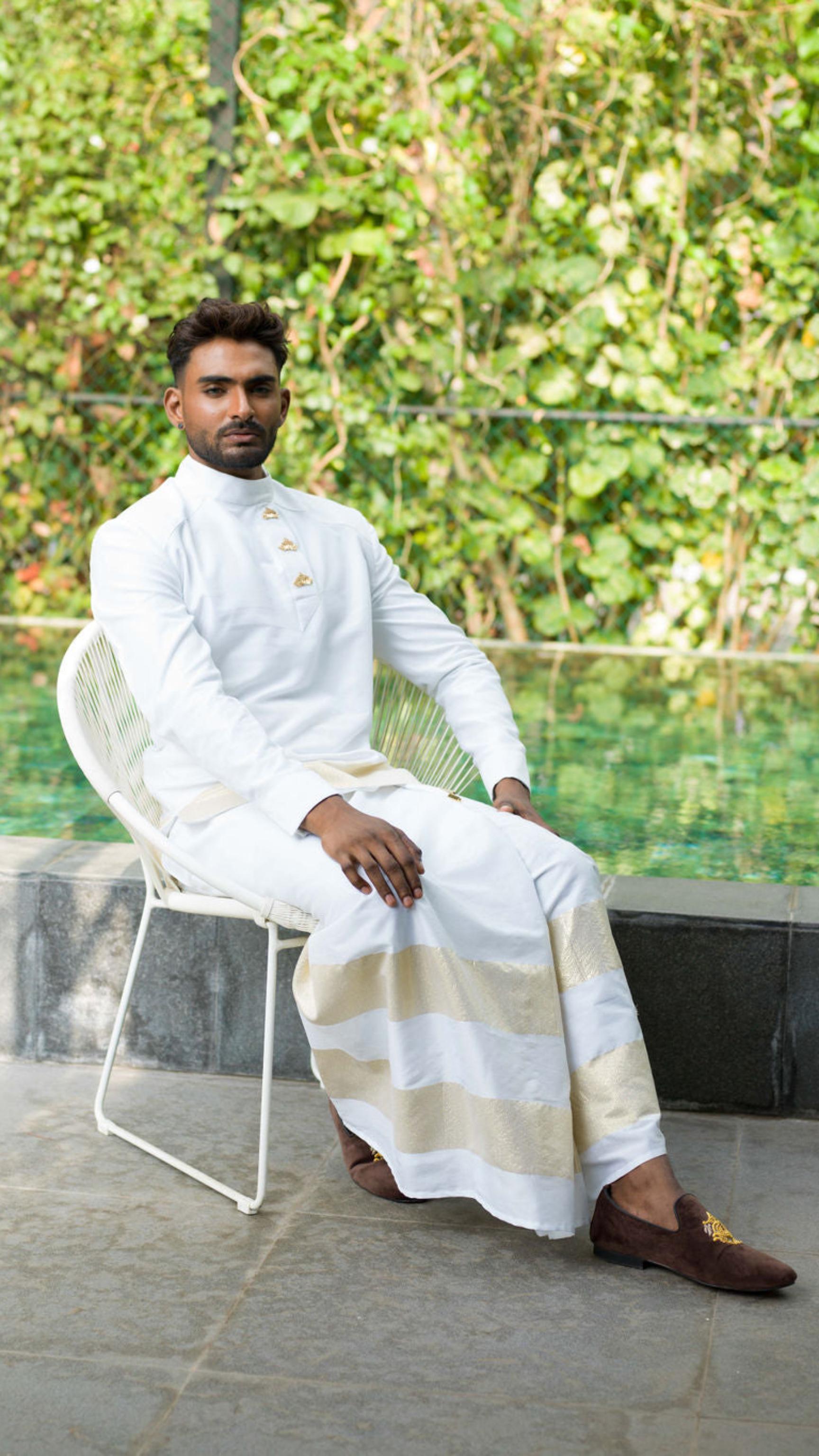 LOVI Three Crowns National Whole Kit with Gold Lines