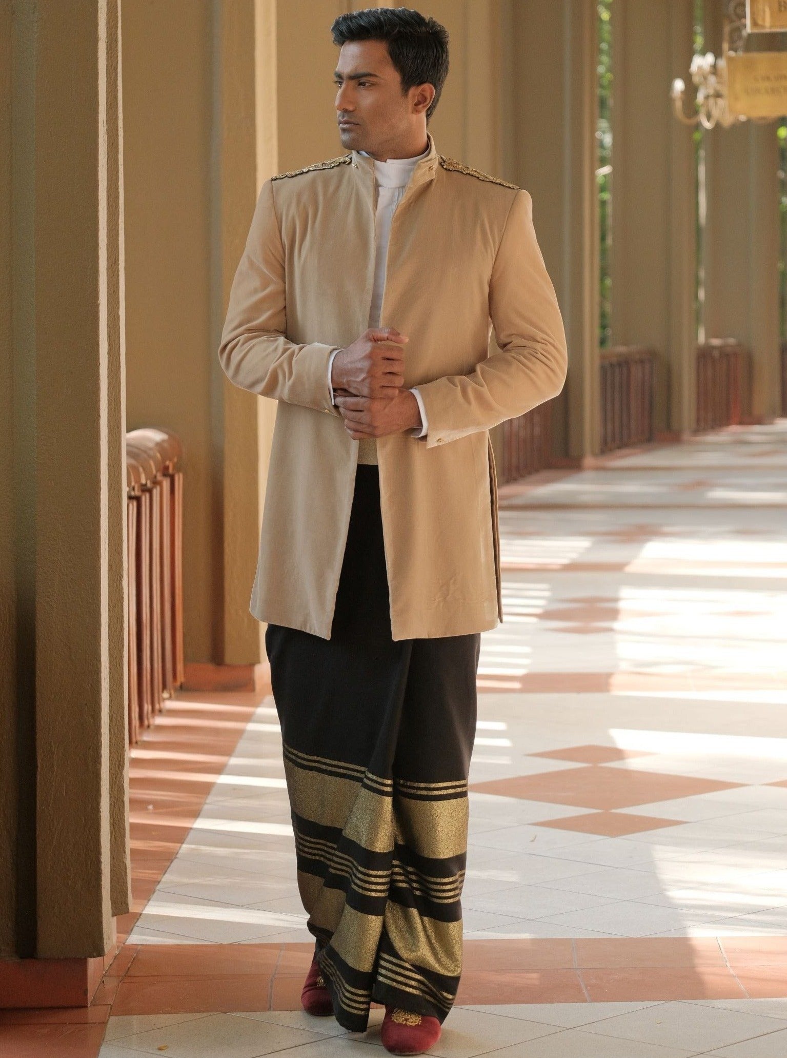 Gold Threaded Handloom Sarong x Beige Detailed Jacket