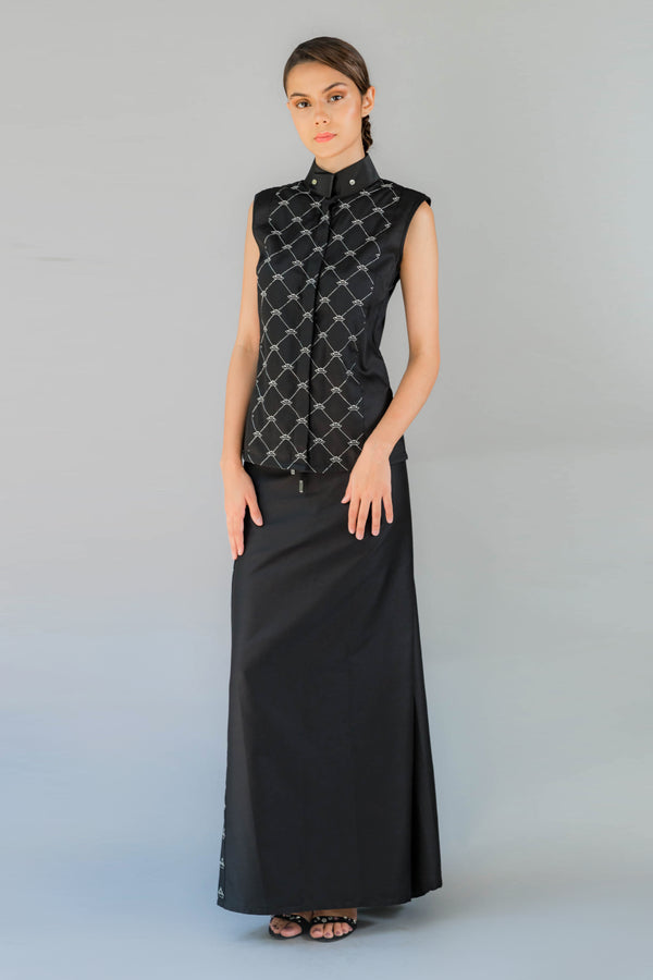 Crown Embroidery Sleeveless Top