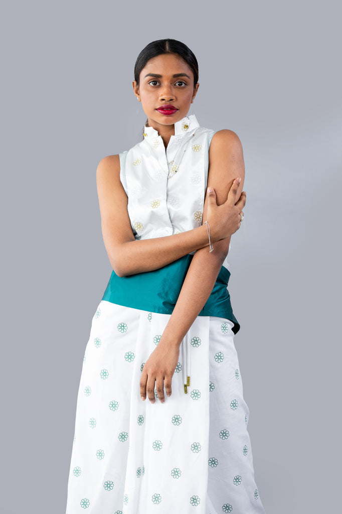 Ladies Sleeveless Floral Embroidered Silk Sri Lankan National
