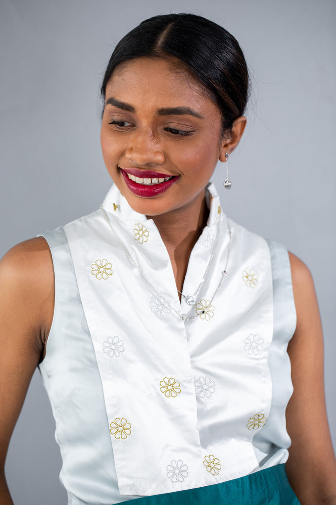 Ladies Sleeveless Floral Embroidered Silk Sri Lankan National